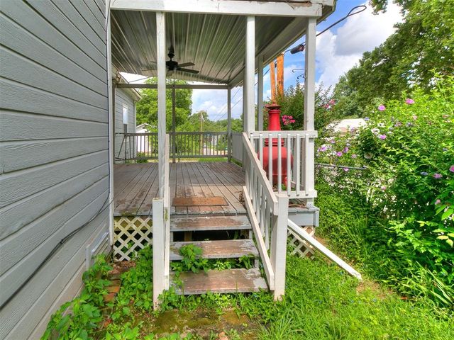 201 S Dixon Avenue, Shawnee, OK 74801