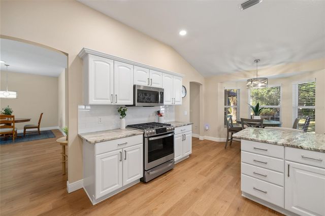 1852 WILLIAMSBURG AVENUE, The Villages, FL 32162