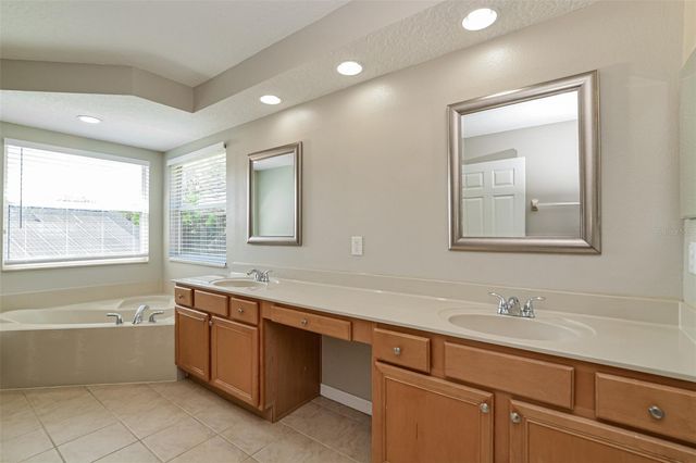 99 JAKE COURT, Ocoee, FL 34761