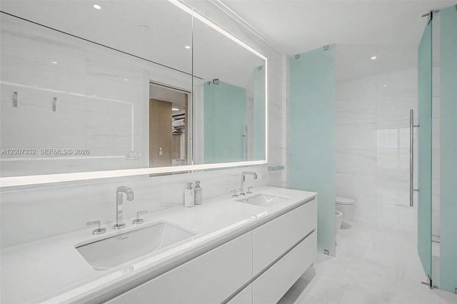 300 Biscayne Blvd Way 3203, Miami, FL 33131