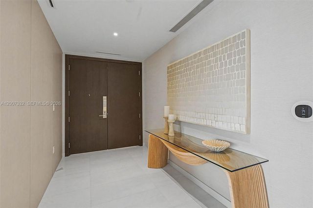 300 Biscayne Blvd Way 3203, Miami, FL 33131