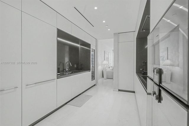 300 Biscayne Blvd Way 3203, Miami, FL 33131