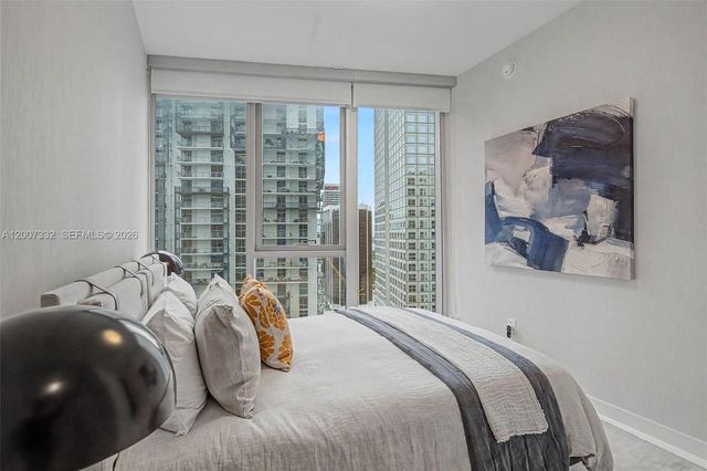 300 Biscayne Blvd Way 3203, Miami, FL 33131
