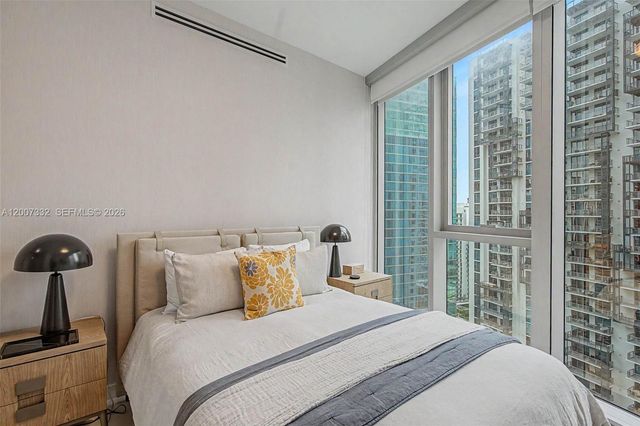 300 Biscayne Blvd Way 3203, Miami, FL 33131