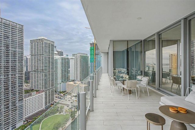 300 Biscayne Blvd Way 3203, Miami, FL 33131