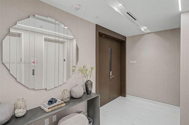 300 Biscayne Blvd Way 3203, Miami, FL 33131