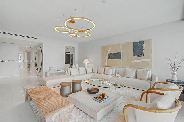 300 Biscayne Blvd Way 3203, Miami, FL 33131