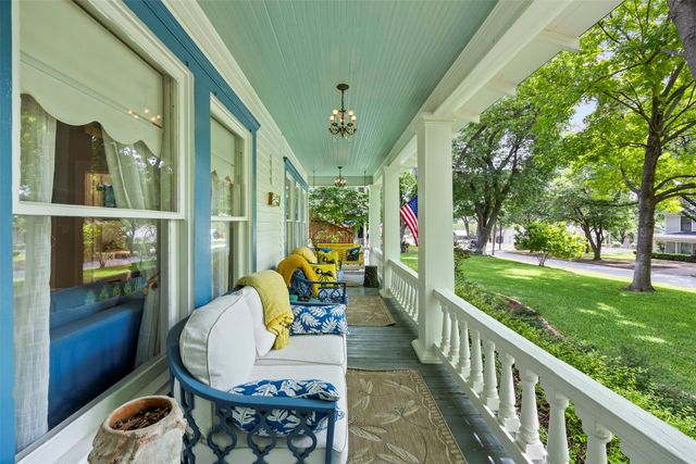 604 W Jefferson Street, Waxahachie, TX 75165