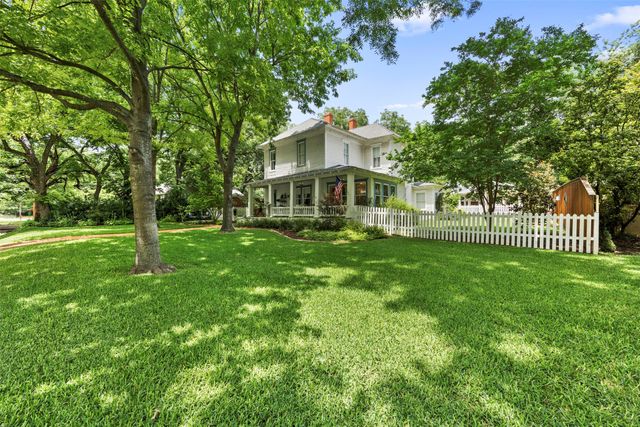 604 W Jefferson Street, Waxahachie, TX 75165