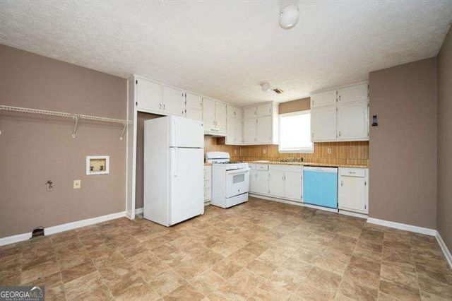 6347 Steepleridge Court, Riverdale, GA 30296