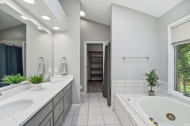 820 Deerwood Ridge, Lafayette, IN 47905