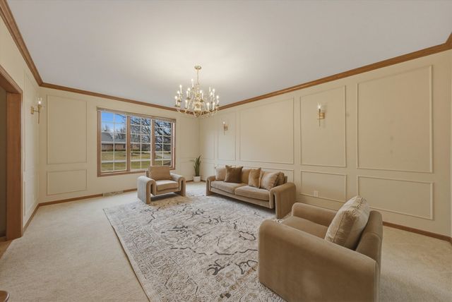 55 OAK CREEK Drive, Yorkville, IL 60560