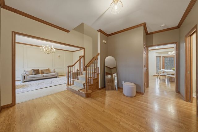 55 OAK CREEK Drive, Yorkville, IL 60560