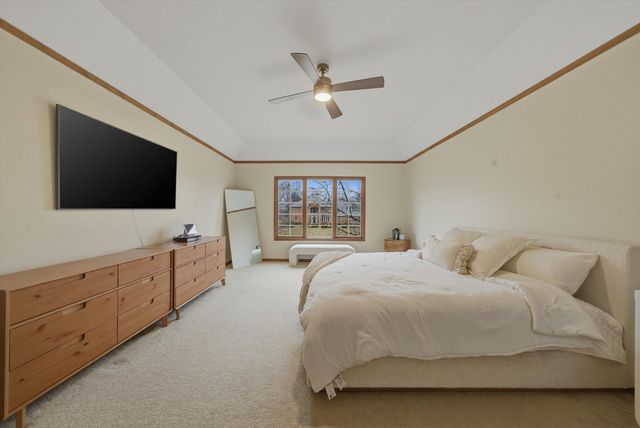 55 OAK CREEK Drive, Yorkville, IL 60560