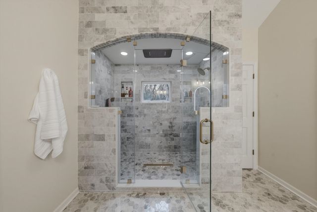 55 OAK CREEK Drive, Yorkville, IL 60560