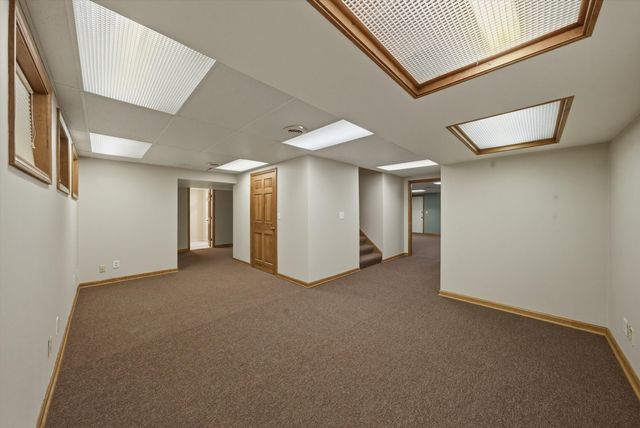 55 OAK CREEK Drive, Yorkville, IL 60560