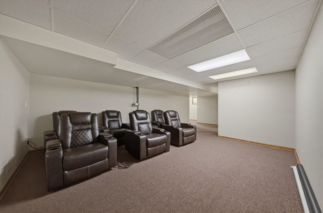 55 OAK CREEK Drive, Yorkville, IL 60560