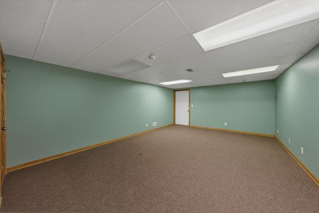 55 OAK CREEK Drive, Yorkville, IL 60560