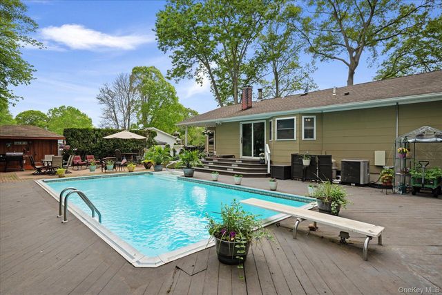 12 Debragga Avenue, East Moriches, NY 11940