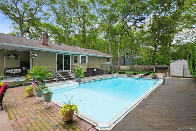 12 Debragga Avenue, East Moriches, NY 11940