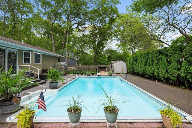 12 Debragga Avenue, East Moriches, NY 11940