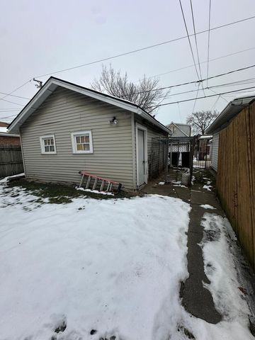 1809 S 49th Avenue, Cicero, IL 60804