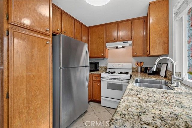 824 N Pasadena, Azusa, CA 91702