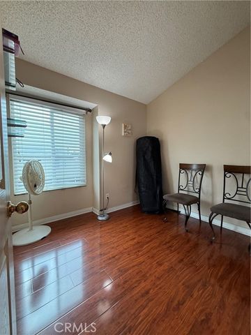 824 N Pasadena, Azusa, CA 91702