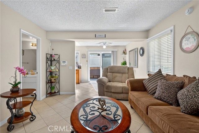 824 N Pasadena, Azusa, CA 91702