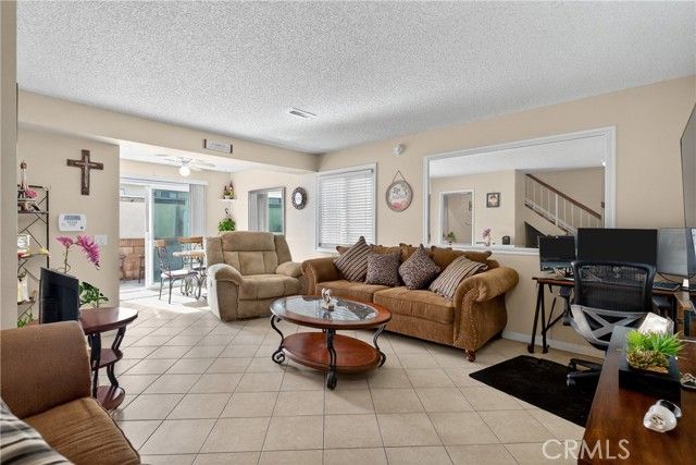 824 N Pasadena, Azusa, CA 91702