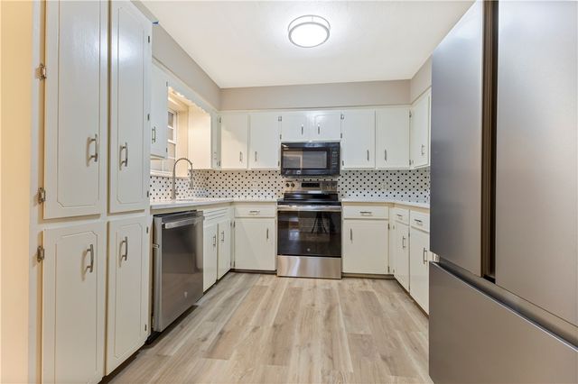 7405 Convair Dr, Corpus Christi, TX 78412