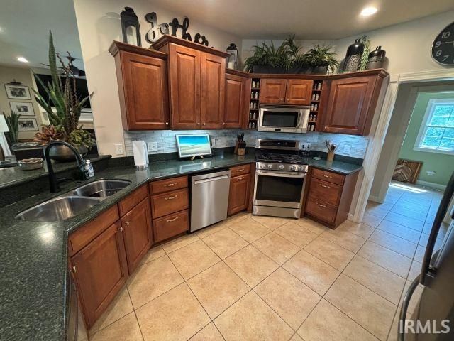 11333 S Brookview Court, Haubstadt, IN 47639