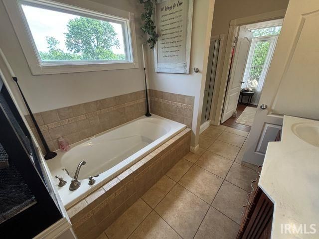 11333 S Brookview Court, Haubstadt, IN 47639