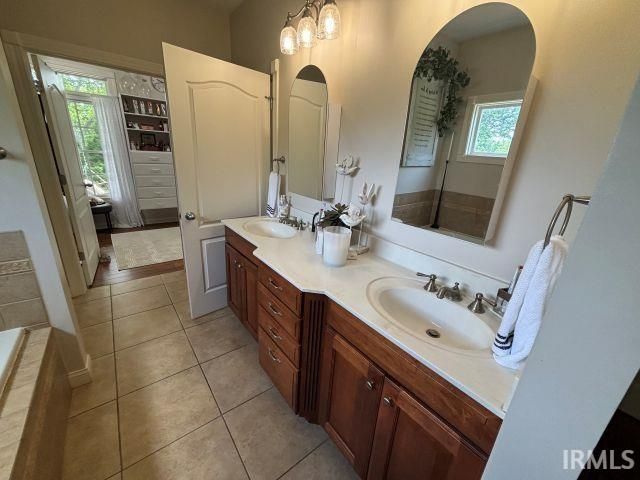 11333 S Brookview Court, Haubstadt, IN 47639