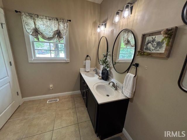 11333 S Brookview Court, Haubstadt, IN 47639