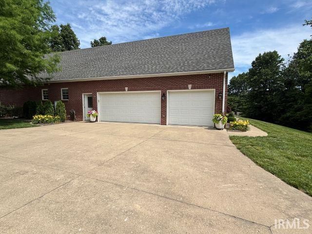 11333 S Brookview Court, Haubstadt, IN 47639