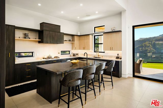 1367 Casiano Road, Los Angeles, CA 90049