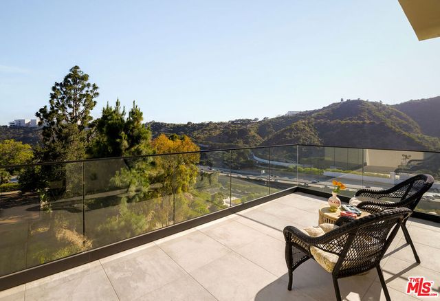 1367 Casiano Road, Los Angeles, CA 90049
