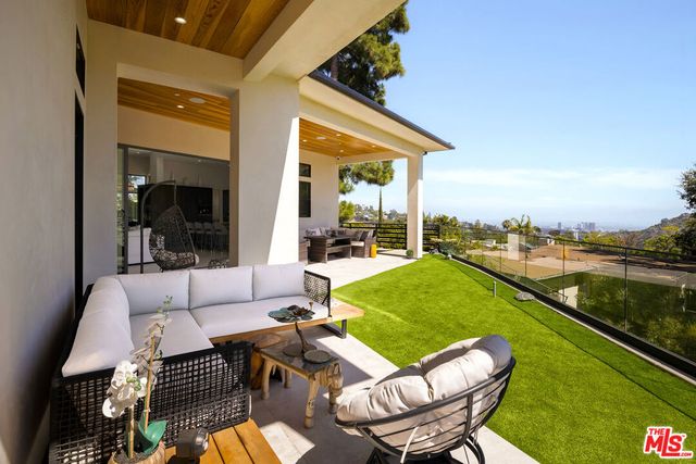 1367 Casiano Road, Los Angeles, CA 90049