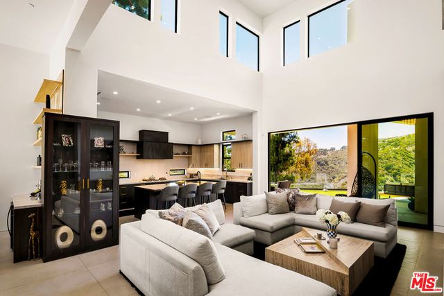 1367 Casiano Road, Los Angeles, CA 90049