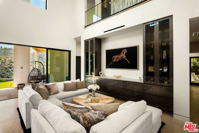 1367 Casiano Road, Los Angeles, CA 90049
