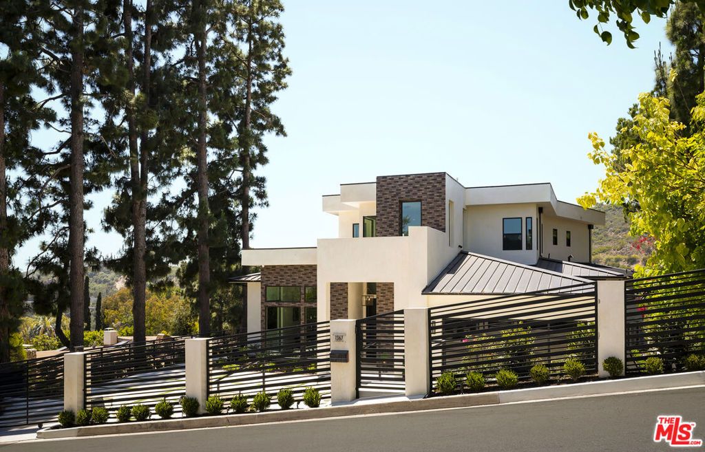1367 Casiano Road, Los Angeles, CA 90049