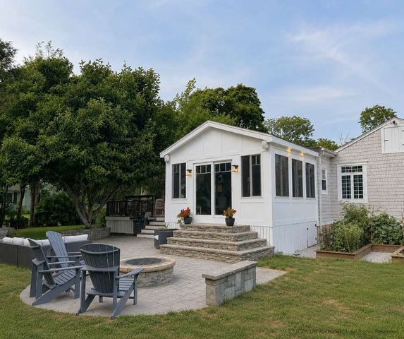 178 Rockland St, Dartmouth, MA 02748