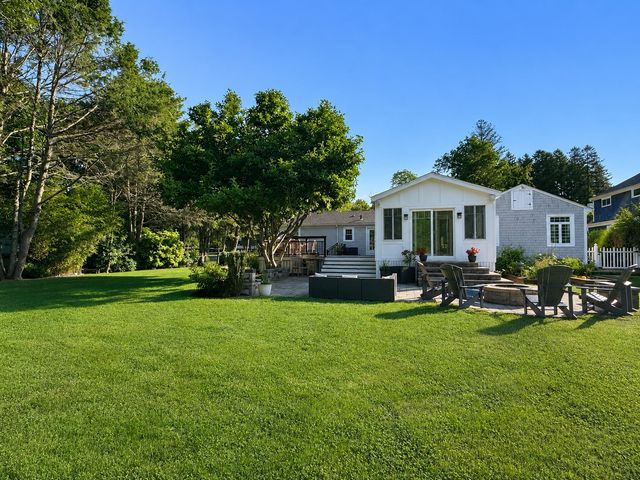 178 Rockland St, Dartmouth, MA 02748