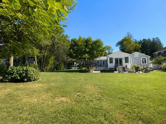 178 Rockland St, Dartmouth, MA 02748