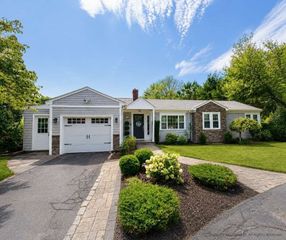 178 Rockland St, Dartmouth, MA 02748