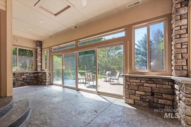 2283 W Stansbury Dr, Eagle, ID 83616