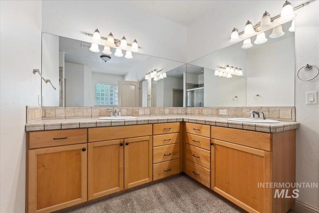 2283 W Stansbury Dr, Eagle, ID 83616