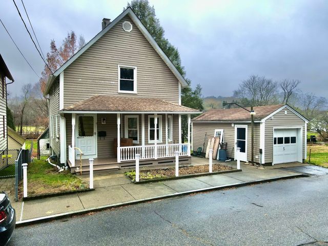 9 Daniel Street, Norwich, CT 06360