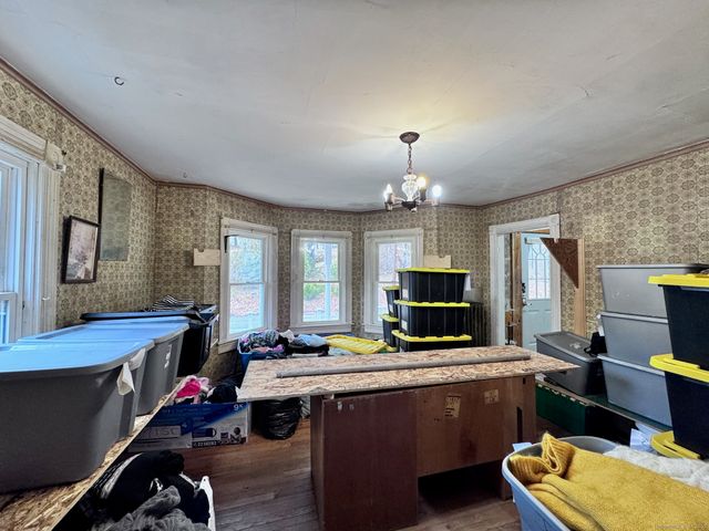 9 Daniel Street, Norwich, CT 06360